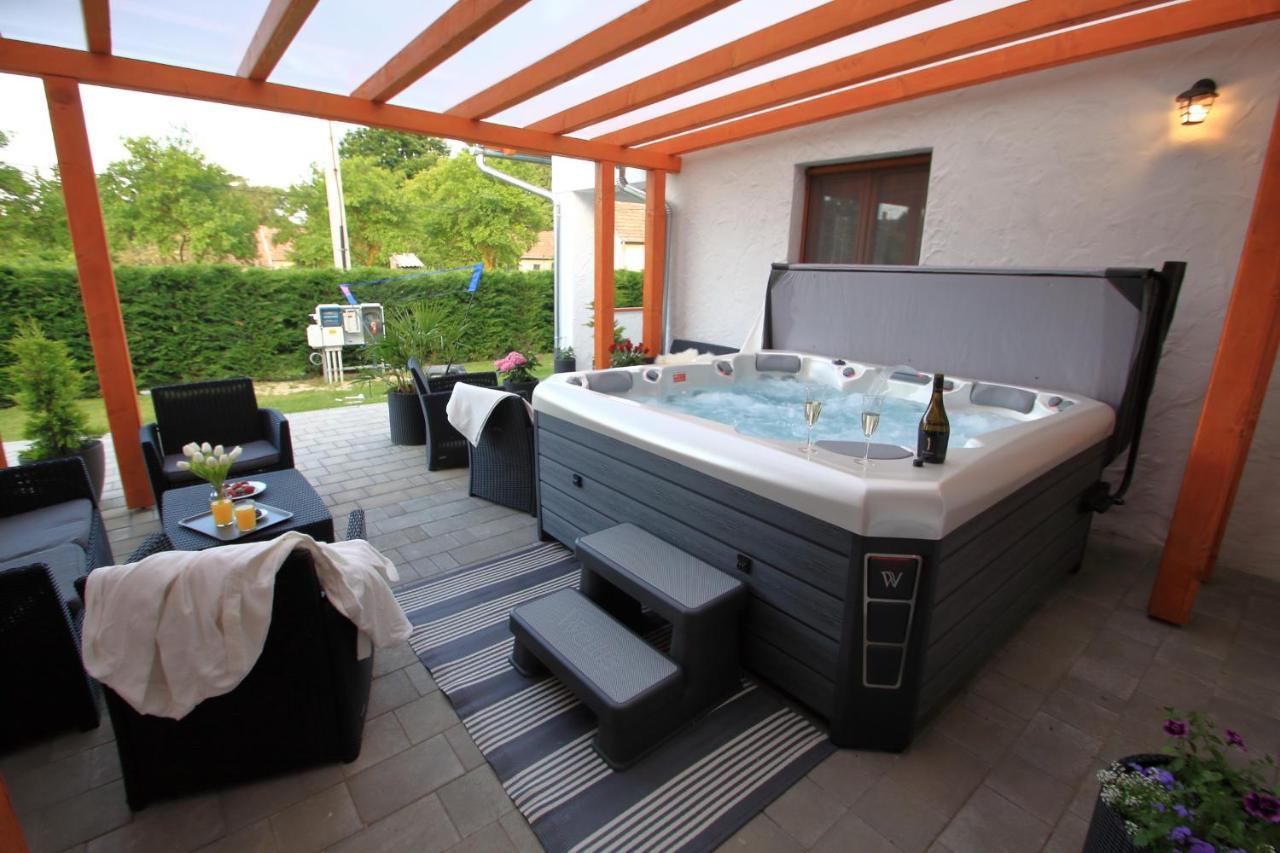 A Tornacos Panzio Bed & Breakfast Kethely Ngoại thất bức ảnh